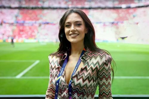 Eva Murati bắt đầu dẫn các chương trình về Champions League từ tháng 1/2017. Ảnh: Alamy.