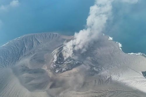 Indonesia cảnh báo về hoạt động của núi lửa Anak Krakatau từ tháng 7. (Ảnh: AP)