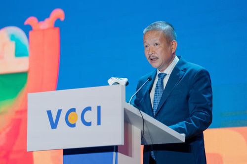 Ông Nguyễn Duy Hưng: “Báo cáo Kinh tế tư nhân Việt Nam giúp doanh nghiệp nhìn lại chính mình để minh bạch hơn, quản trị tốt hơn, đầu tư dài hạn hơn và phát triển bền vững hơn”.