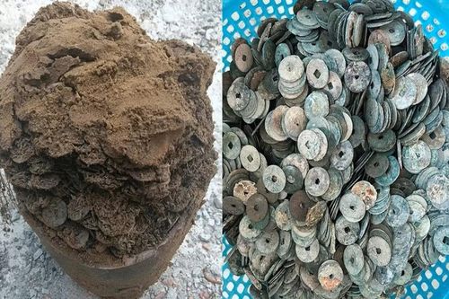 Chum sành chứa gần 10kg tiền xu được phát hiện trong quá trình đào móng xây nhà.
