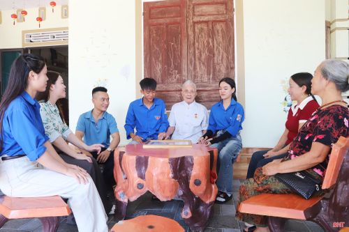 Những câu chuyện về chiến tranh, về sự hy sinh của thế hệ trước luôn là lời nhắc nhở để thế hệ trẻ hôm nay biết trân trọng hòa bình và sống có trách nhiệm hơn.