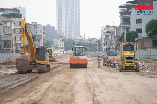 Đường Vành đai 2.5 là công trình giao thông quan trọng, triển khai theo lệnh xây dựng công trình khẩn cấp của TP Hà Nội nhằm xử lý các điểm nghẽn, cấp bách về ùn tắc giao thông.