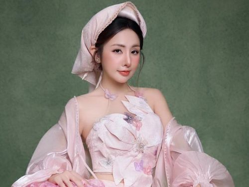 Du Uyên là cô ca sĩ có cái chất rất riêng không giống ai - Ảnh: FBNV