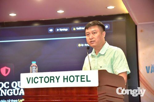 Nhà báo Nguyễn Hoàng Nhật, Phó trưởng Ban Nhân Dân điện tử, Báo Nhân Dân trình bày tham luận: Kinh nghiệm xây dựng "Bộ lọc quy trình kiểm duyệt nội bộ" của Báo Nhân Dân.