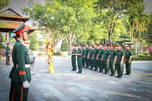  Cán bộ, chiến sĩ Tiểu đoàn 27 còn tham gia phục vụ các hoạt động khánh tiết, nghi lễ của Quân đoàn 34 và địa phương. Ảnh: N.T 