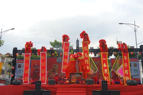Đoàn lân sư rồng Phát Anh