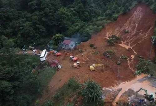 Sạt lở kinh hoàng trên đèo Bảo Lộc cuối tháng 7/2023 làm chết 4 người.