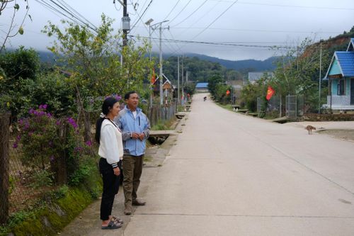 Ban Công tác Mặt trận thôn Lán Tranh tuyên truyền người dân giữ gìn vệ sinh môi trường