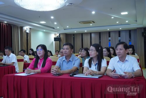 Các đại biểu tham dự lớp tập huấn - Ảnh: H.L
