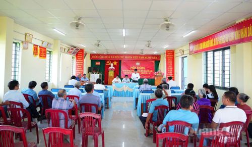 Đại biểu HĐND xã Hiếu Giang tiếp xúc cử tri - Ảnh: P.X.D