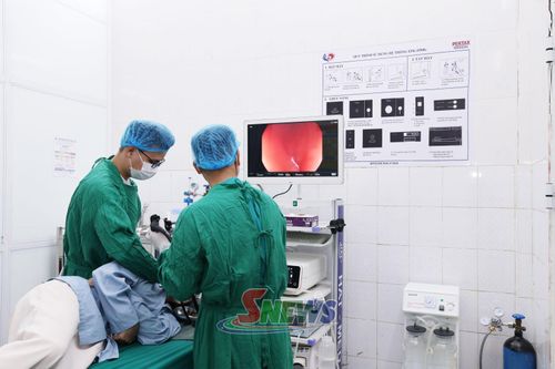 Bác sĩ Bệnh viện Đa khoa khu vực Thuận Châu làm chủ kỹ thuật nội soi đường tiêu hóa.