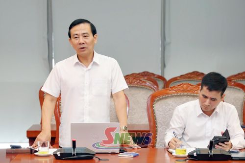 Lãnh đạo Sở Y tế phát biểu.