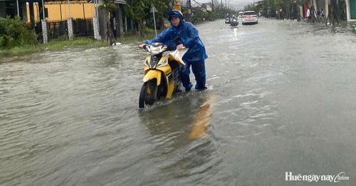 Mưa lớn tiềm ẩn nguy cơ gây ngập, ngập lụt tại các vùng thấp trũng, những nơi có hệ thống thoát nước kém (ảnh minh họa)