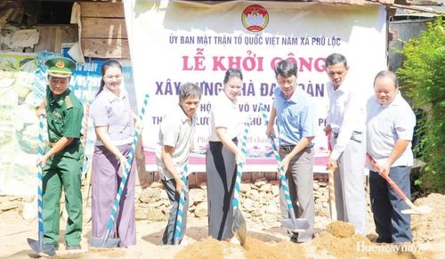 Khởi công xây dựng nhà Đại đoàn kết cho người dân xã Phú Lộc.