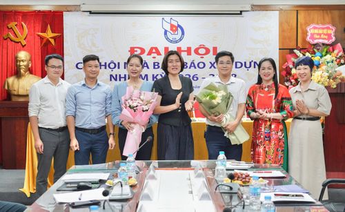Ban Thư ký Chi hội Nhà báo Báo Xây dựng nhiệm kỳ 2026 - 2028 ra mắt tại Đại hội. (Ảnh: Đặng Ngân).