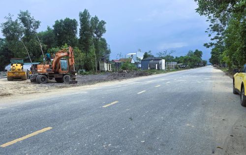 Đoạn còn vướng mặt bằng tại xã Mỹ Thủy.