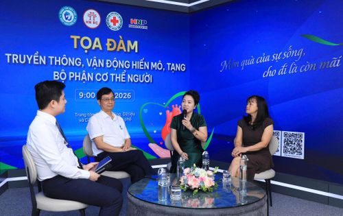 Các khách mời chia sẻ tại Tọa đàm "Tuyên truyền, vận động hiến mô, tạng, bộ phận cơ thể người".