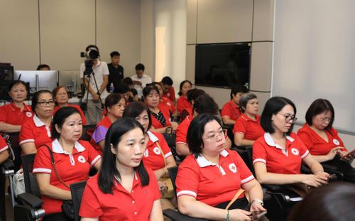Các hội viên Hội Chữ thập đỏ tham dự Tọa đàm "Tuyên truyền, vận động hiến mô, tạng, bộ phận cơ thể người".