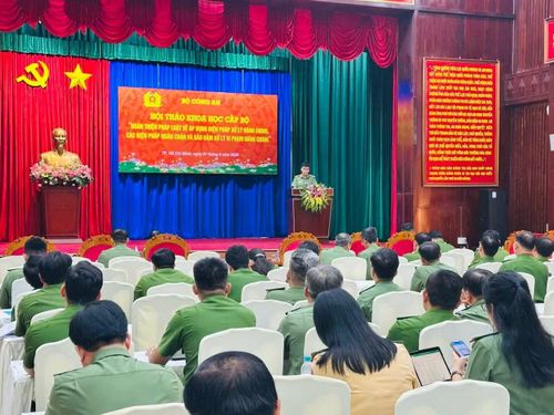 Toàn cảnh hội thảo.