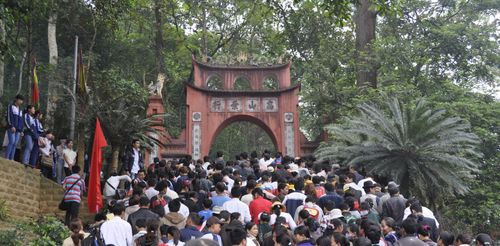 Khu di tích lịch sử Đền Hùng nằm trên núi Nghĩa Lĩnh, xã Hy Cương, tỉnh Phú Thọ, là quần thể đền chùa linh thiêng thờ phụng các Vua Hùng. Ảnh: N.Lộc