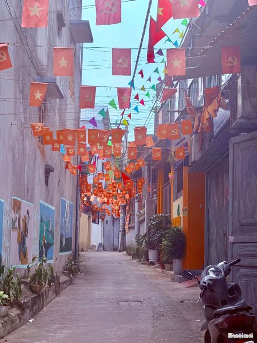 Một ngõ nhỏ của làng Thuý Lĩnh. Ảnh: PV