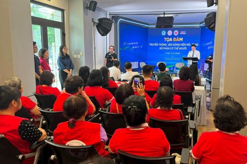 Đông đảo hội viên Hội Chữ thập đỏ tham dự chương trình. Ảnh: Mai Hoa