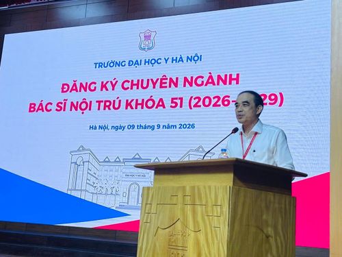 Giáo sư, Tiến sĩ Nguyễn Hữu Tú, Hiệu trưởng Trường Đại học Y Hà Nội chia sẻ tại sự kiện. Ảnh: TN