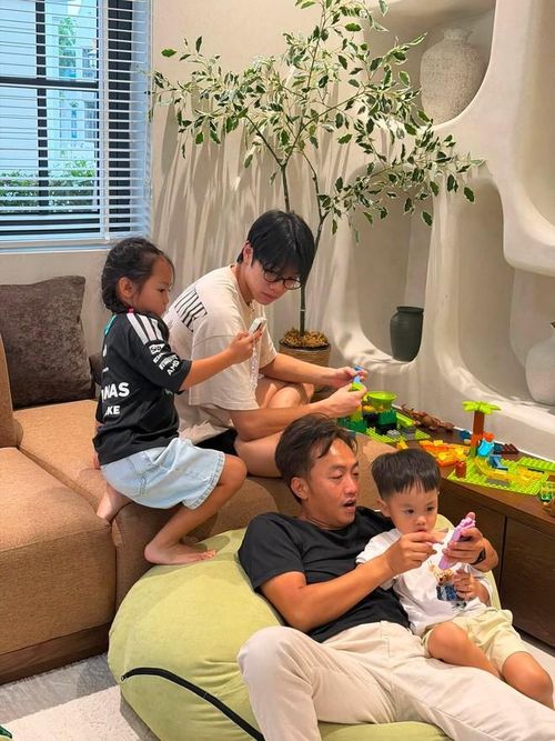Cuộc sống viên mãn của vợ chồng Cường Đô la - Đàm Thu Trang.