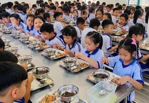 Thực đơn bán trú cho học sinh rất quan trọng vì nó quyết định trực tiếp đến sự phát triển thể chất, trí tuệ.