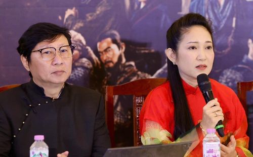 "Trong thời gian tới, thành phố sẽ sớm ra mắt bộ phận được xem như văn phòng điện ảnh hoặc trung tâm xúc tiến dịch vụ sản xuất phim", bà Thanh Thúy cho biết.