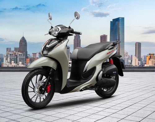 Tại Việt Nam, một chiếc Honda SH Mode có giá dao động 57,3-64 triệu đồng. Như vậy nếu so sánh nhanh, giá của một chiếc điện thoại gập Duo còn cao hơn bản tiêu chuẩn của SH Mode. SH Mode được trang bị động cơ xăng 4 kỳ, một xy lanh, cho công suất khoảng 8,2 kW, mô men xoắn cực đại 11,7 Nm. Xe có mức tiêu thụ nhiên liệu khoảng 2,12 lít/100 km. Với giá bán 57,32 triệu đồng, SH Mode tiêu chuẩn là mẫu xe có giá bán dễ tiếp cận nhất trong dòng xe Honda SH tại Việt Nam.