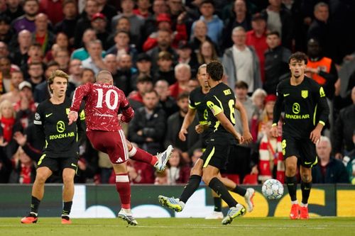 Mac Allister (số 10) góp công vào màn lội ngược dòng giành chiến thắng với tỷ số 2-1 của Liverpool trước Atletico Madrid. Ảnh: AP