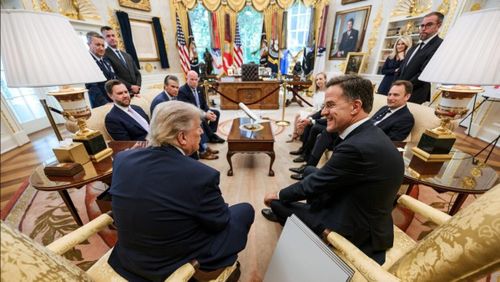 Tổng thống Mỹ Donald Trump gặp Tổng thư ký NATO Mark Rutte tại Phòng Bầu dục trong Nhà Trắng vào ngày 24-6-2026. Ảnh: The National Interest