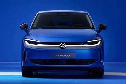 Volkswagen cho biết hãng hiện đang tăng sản lượng của ID. Polo tại nhà máy Martorell ở Tây Ban Nha. Những khách hàng không muốn chờ đợi có thể tìm thấy những chiếc xe được lên cấu hình sẵn tại đại lý. Một đại lý nói với phóng viên tờ Automobilwoche rằng những chiếc xe được đặt hàng vào thời điểm hiện tại có thể phải đến tháng 5 hoặc tháng 6/2027 mới được bàn giao.