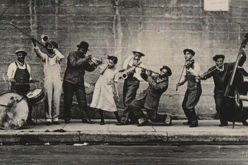 Jazz từng là âm nhạc của đường phố, quán bar, vũ trường, cộng đồng.