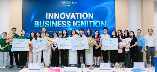 Trường Quản trị và Kinh doanh đã thành lập Trung tâm Khởi nghiệp và Đổi mới sáng tạo năm 2022 và duy trì cuộc thi khởi nghiệp dành cho sinh viên hàng năm