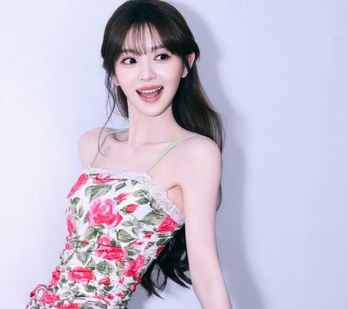  Điền Hi Vi liên tiếp có phim thành công. Điền Hi Vi cũng hưởng lợi từ thành công của Trục ngọc. Cô còn góp mặt trong phim hình sự Tội phạm chỉ số IQ thấp, có hiệu quả chiếu khả quan. Sự nổi tiếng của Điền Hi Vi tích lũy qua nhiều phim nổi bật như Tử dạ quy, Đại Phụng đả canh nhân, Điền canh kỷ, Khanh khanh nhật thường, Chúng ta đáng yêu như thế. Blogger tiết lộ hiện tại lứa tiểu hoa đán sinh sau năm 1995, Điền Hi Vi được đánh giá có nhiều ưu thế nhất, nhờ ngoại hình đẹp, diễn xuất linh động. 80% kịch bản phim ngôn tình tìm tới Điền Hi Vi trước, sau đó mới đàm phán với diễn viên trẻ khác. 