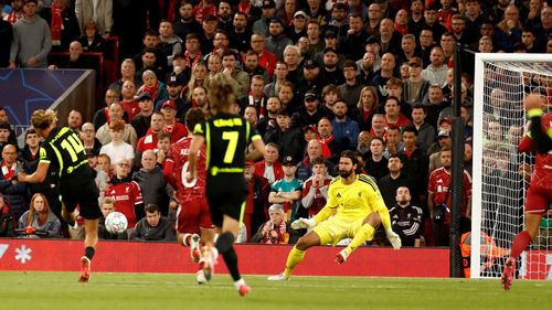 Llorente một lần nữa ghi bàn ở Anfield. Ảnh: Diario AS