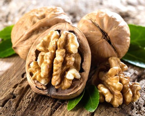 Hạt óc chó được đánh giá cao về mặt dinh dưỡng. Ảnh: Yates