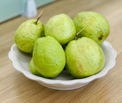 Quả ổi chứa đủ loại chất dinh dưỡng khác nhau, bao gồm cả omega-3. Ảnh: Ban Mai