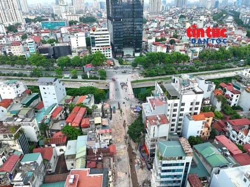 "Nút thắt cổ chai" đầu ngõ 381 Nguyễn Khang đang dần được tháo gỡ.