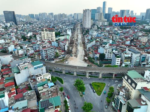 Dự án Vành đai 2,5 đoạn qua địa bàn phường Cầu Giấy có chiều dài khoảng 1,13km, mặt cắt ngang 50m, được triển khai thi công theo lệnh công trình khẩn cấp của UBND TP Hà Nội.