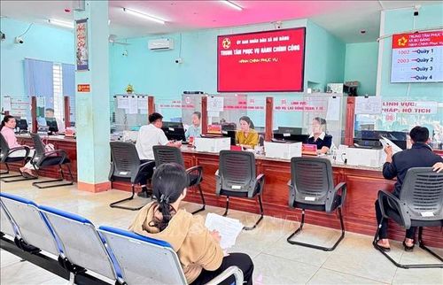 Ở đợt rà soát đầu tiên, trong 25 thửa đất được giao, xã Bù Đăng đưa 24 thửa vào rà soát; sau đó các thửa đất được tách thành 62 thửa và hoàn tất cấp Giấy chứng nhận quyền sử dụng đất.