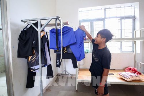 Học sinh dân tộc thiểu số tự tin học tập khi được bố trí chỗ ở nội trú, tạo điều kiện thuận lợi để các em yên tâm học tập và rèn luyện tại Trường Phổ thông Dân tộc Nội trú tỉnh Tây Ninh. Ảnh: Giang Phương - TTXVN