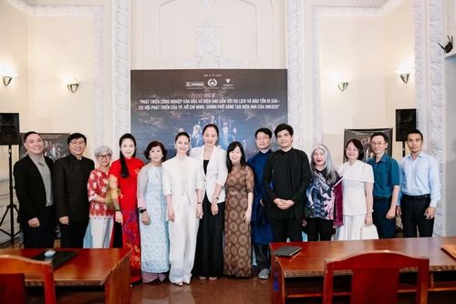 Các chuyên gia tham gia buổi tọa đàm.