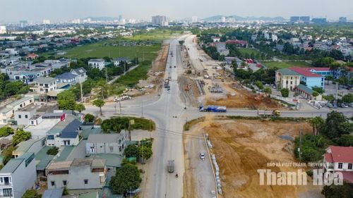 Dự án đại lộ Nam sông Mã giai đoạn 2 (từ phường Quảng Hưng cũ đến hết địa phận phường Quảng Tâm, thành phố Thanh Hóa cũ), nay là phường Quảng Phú được khởi công xây dựng vào tháng 4/2025. Đây là công trình giao thông nhóm B, cấp II, với tổng mức đầu tư hơn 1.400 tỷ đồng.