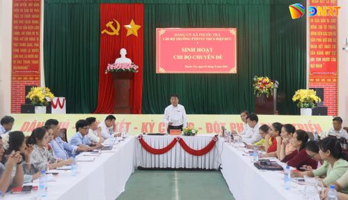 Chi bộ Trường Phổ thông dân tộc nội trú THCS Hiệp Đức tổ chức sinh hoạt chi bộ mẫu. Ảnh: N.ĐOAN
