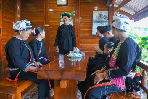Người dân bản Huổi Thanh 1, xã Nậm Kè luôn đoàn kết, chung sức phát triển kinh tế, xóa đói giảm nghèo.