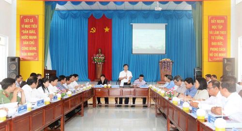 Quang cảnh buổi làm việc tại xã Mỹ Tịnh An.