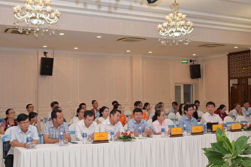 Các đại biểu tham gia hội nghị